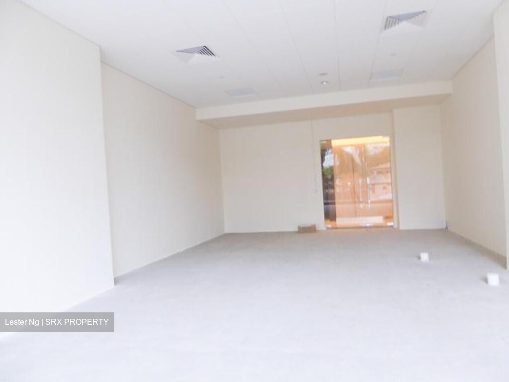Sbf Center (D1), Retail #328575371